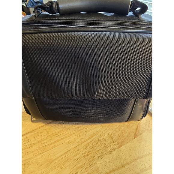 INIT Laptop Notebook iPad Computer Messenger Shoulder Case Small Electronic - Picture 1 of 13